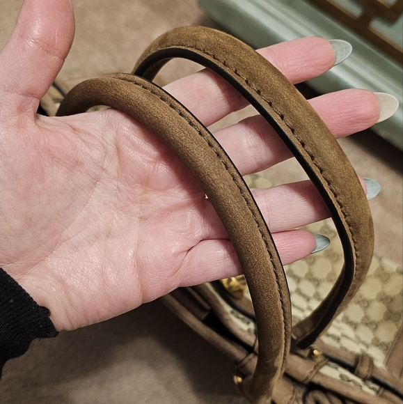 100% AUTHENTIC GUCCI RUNNING TOTE GG - Picture 10 of 13